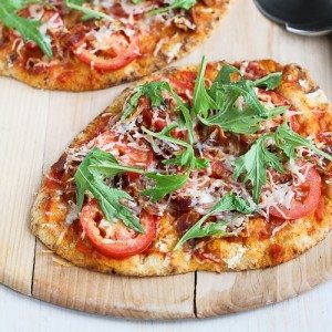 BLT Naan Pizza with Bacon, Arugula & Tomato
