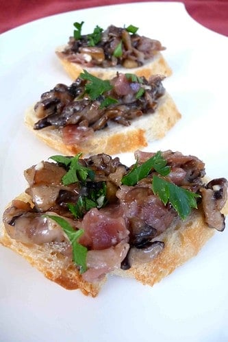 Mixed Mushroom, Gorgonzola & Prosciutto Crostini
