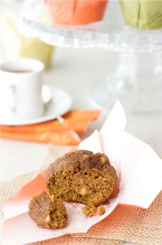 Bake up a batch of these whole wheat pumpkin muffins to welcome autumn! Fantastic with a cup of tea or coffee. #muffins #pumpkin