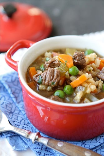 This Lean Bison and Barley Soup is the ultimate healthy comfort food! Whip up a batch to keep you warm on a chilly evening. 289 calories and 6 Weight Watchers SmartPoints #soup #barley #bison #healthyrecipes