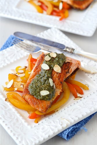 This seared salmon recipe may sound fancy, but it's super simple to make. It's a great option for either entertaining or serving on a busy weeknight. #salmonrecipes #peso #healthydinnerrecipes