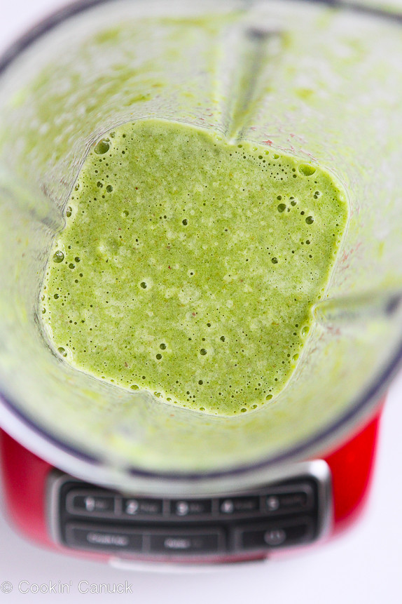 Kale and Apple Green Smoothie...Packed full of goodness and so tasty! 125 calories and 3 Weight Watcher PP | cookincanuck.com #vegan #glutenfree #vegetarian #recipe