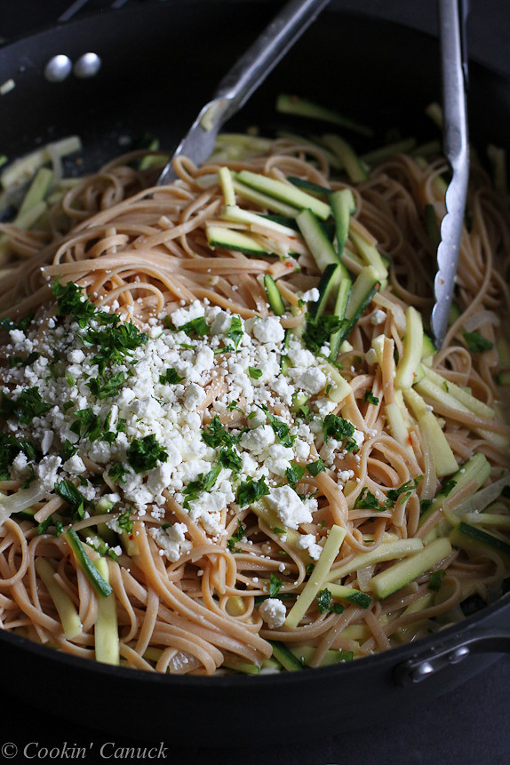 Hummus Linguini with Zucchini...An easy and flavorful vegetarian pasta recipe. 230 calories and 7 Weight Watcher PP | cookincanuck.com #healthy