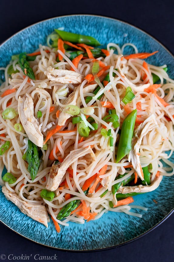 Rice Noodles with Chicken, Asparagus and Soy Ginger Sauce Recipe...Quick to make, with a fantastic soy ginger flavor. 181 calories and 4 Weight Watchers SmartPoints
