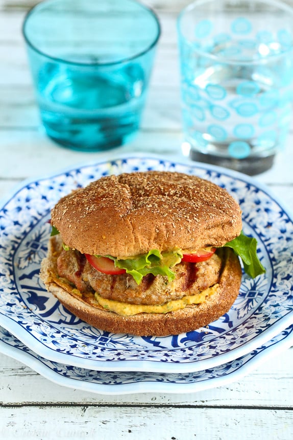 GrilledTurkeyBurgerGrilled Turkey Burgers with Curry Hummus…254 calories and 7 Weight Watcher PP | cookincanuck.com #recipe #healthy