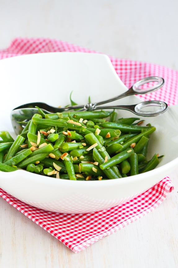 Green Beans with Lemon and Toasted Almonds...100 calories and 3 Weight Watchers PP for a quick and healthy side dish! | cookincanuck.com #vegetarian #recipe