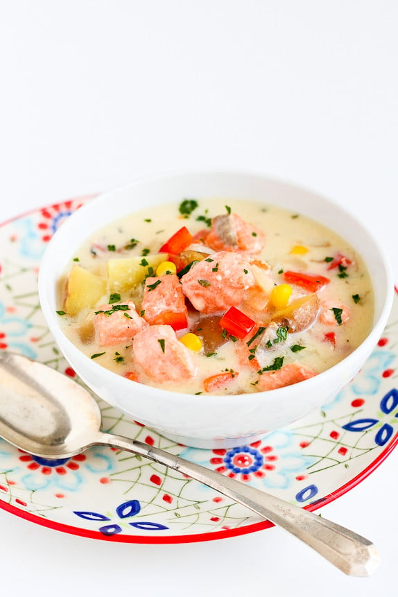 Light Salmon and Potato Chowder... A hearty soup that doesn’t blow the calorie bank! 322 calories and 4 Weight Watchers Freestyle SP