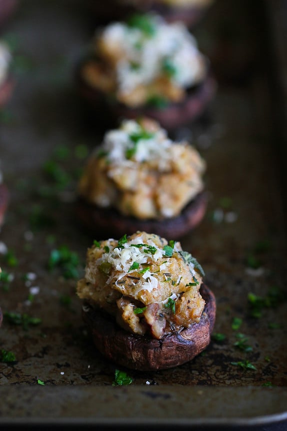 Easy Leftover Stuffing Stuffed Mushrooms…6 ingredients to a delicious appetizer! 105 calories and 3 Weight Watchers PP | cookincanuck.com