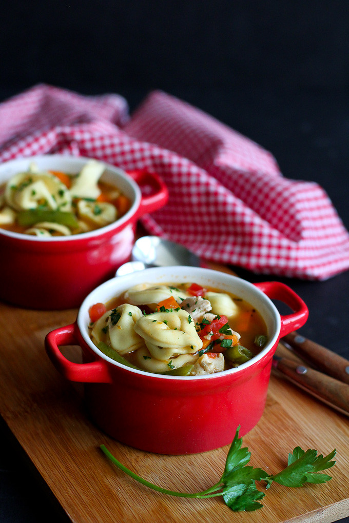 Italian Chicken and Vegetable Tortellini Soup Recipe…Healthy comfort in a bowl! 259 calories and 5 Weight Watchers Freestyle SP #healthy #soup