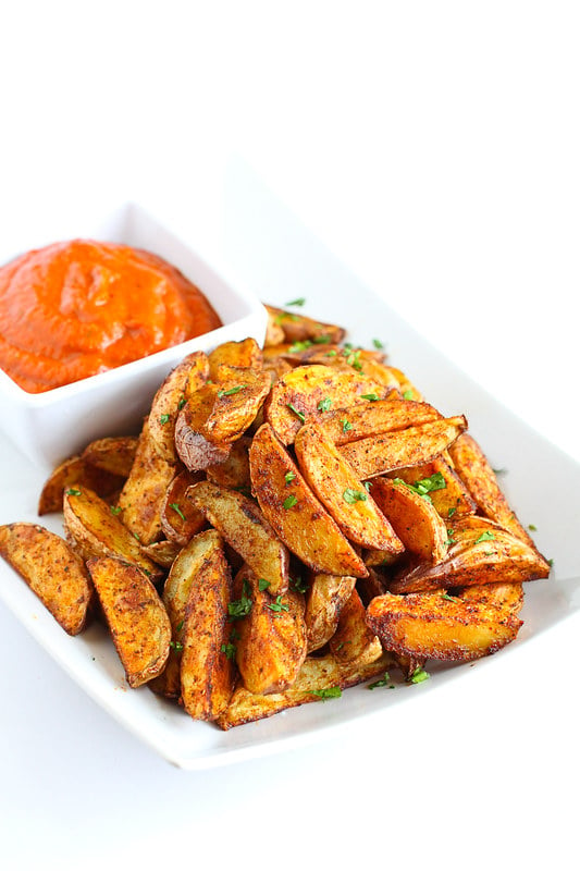 Southwestern Potato Wedges with Red Pepper Jalapeno Dip…An easy, healthy appetizer that will disappear in minutes! 102 calories and 3 Weight Watcher Freestyle SP