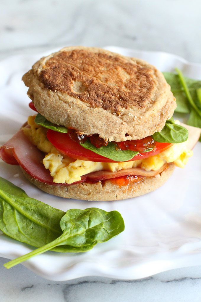 Egg Breakfast Sandwich with Pepper Jelly and Spinach…The breakfast sandwich to beat all others! 255 calories and 6 Weight Watchers Freestyle SP #breakfast #eggs