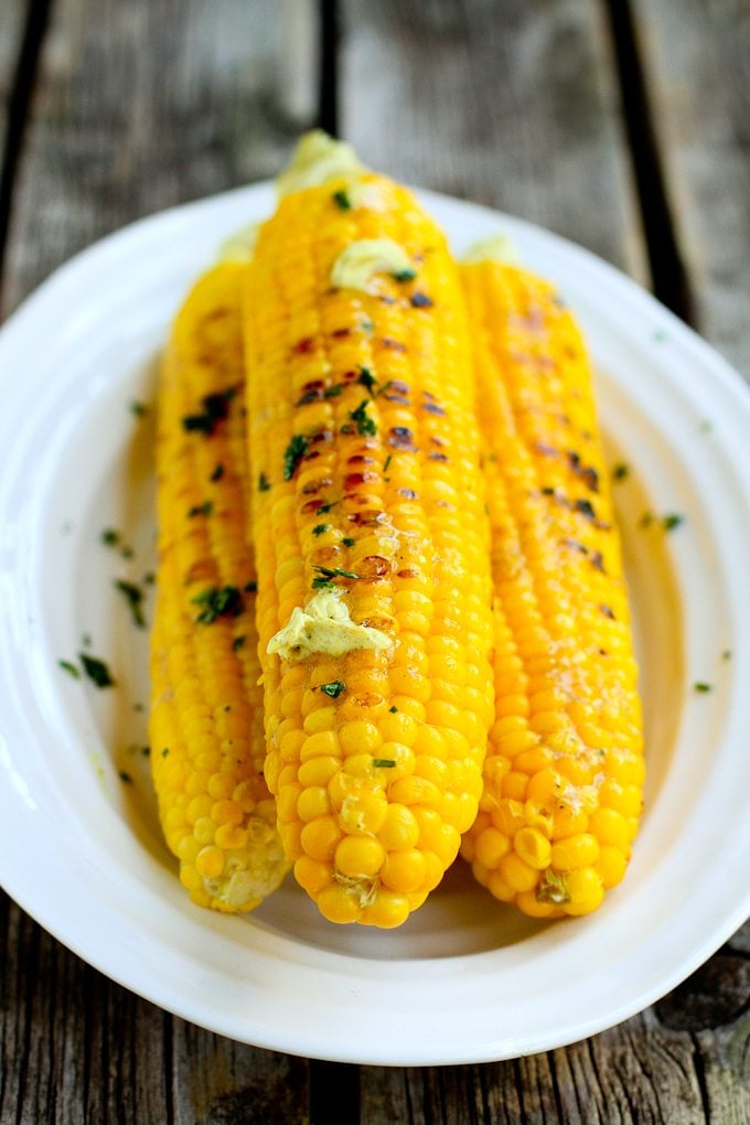 Curry butter corn on the cob is a fantastic way to enjoy one of the season's sweetest vegetables. Make extra curry butter to keep on hand. 131 calories and 3 Weight Watchers Freestyle SP #corn #recipe