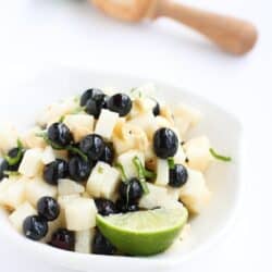 This jicama salad recipe is perfectly sweet, crunchy, spicy and refreshing, with the addition of blueberries, cashews and a spicy, tangy vinaigrette. 84 calories and 2 Weight Watchers Freestyle SP #jicama #salad #weightwatchers