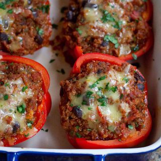 These Healthy Chili and Quinoa Stuffed Peppers are so delicious that they’re bound to become a family favorite! 254 calories and 6 Weight Watchers SmartPoints