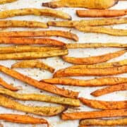 Baked Sweet Potato Fries Recipe with Za’atar…Perfectly spiced, golden brown and only 5 ingredients! You won’t be able to eat just one. 140 calories and 5 Weight Watchers Freestyle SP #sweetpotato #fries #cleaneating