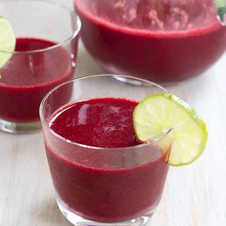 TThere’s nothing more refreshing than a cold, fruity drink! This Berry Ginger Agua Fresca is the perfect thing for sipping on the beach or poolside. 105 calories and 4 Weight Watchers Freestyle SP