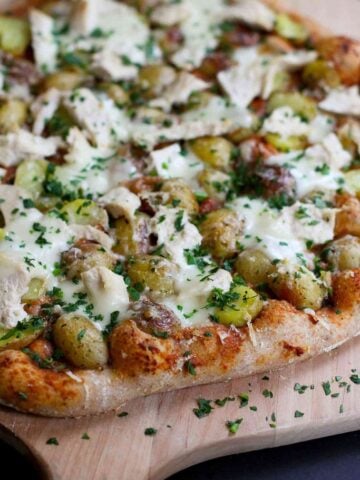 Leftover Turkey (or Chicken) and Potato Pizza…Use up your leftover Thanksgiving turkey or chicken breasts in this flavorful whole wheat pizza! 269 calories and 8 Weight Watchers SmartPoints