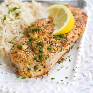 It doesn't get any easier than these Herb Lemon Baked Pork Chops! Tender and absolutely delicious, serve these up with rice and veggies, or on a salad! 271 calories and 4 Weight Watchers Freestyle SP #weightwatchers #cleaneating