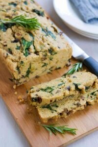 You won’t be able to stop eating this savory Mushroom Rosemary Olive Oil Bread. It is really easy to make and is a fantastic side for soups! 179 calories and 6 Weight Watchers Freestyle SP