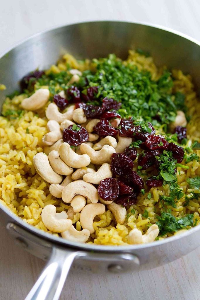 Kick up your side dish game with this Turmeric Rice recipe, complete with crunchy cashews and sweet-tart cherries. Vegan and gluten free. 108 calories and 3 Weight Watchers Freestyle SP