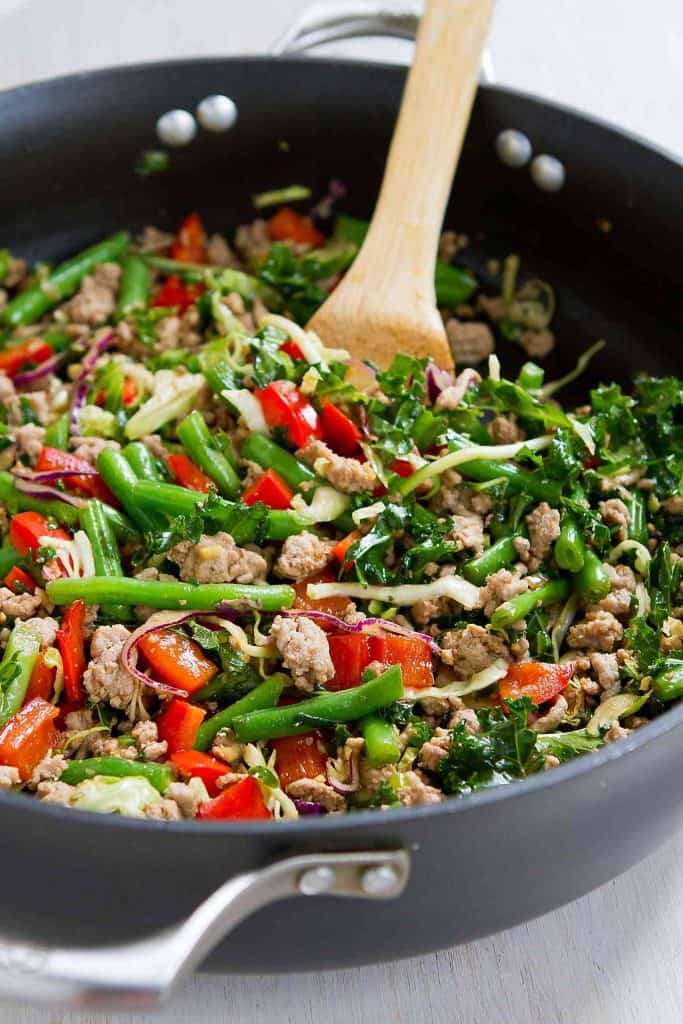 This Ground Turkey Stir-Fry with Greens Beans and Kale is a healthy, delicious 20 minute meal! 203 calories and 1 Weight Watchers Freestyle SP #easydinnerrecipes #weightwatchers