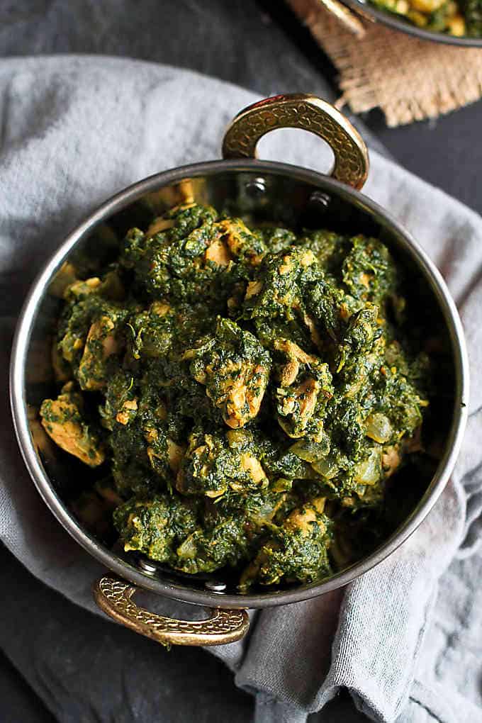 Spinach Chicken Curry Recipe {Chicken Saag}…Make this classic, healthy Indian dish in your own kitchen! 248 calories and 5 Weight Watcher Freestyle SP