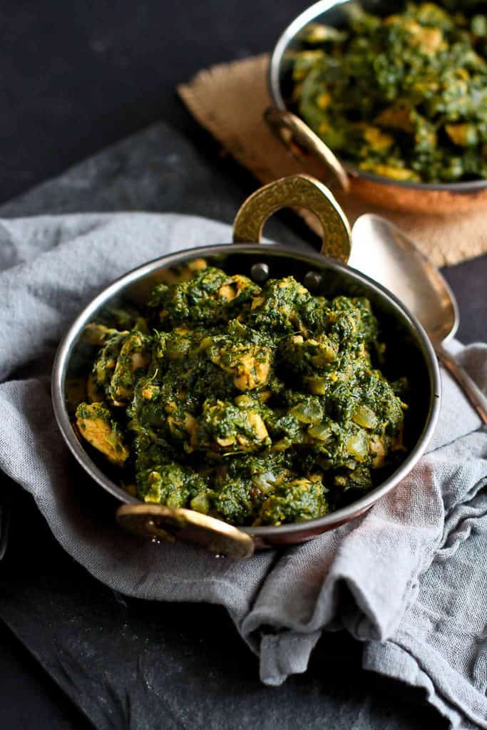 Spinach Chicken Curry Recipe {Chicken Saag}…Make this classic, healthy Indian dish in your own kitchen! 248 calories and 6 Weight Watcher SmartPoints