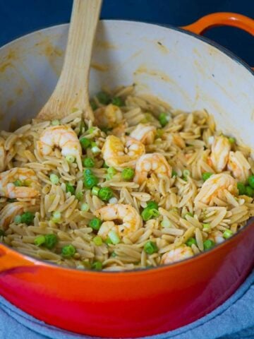 This one pot orzo recipe, with shrimp and peas, is the ultimate comfort meal and comes together in just 25 minutes. 329 calories and 4 Weight Watchers Freestyle SP
