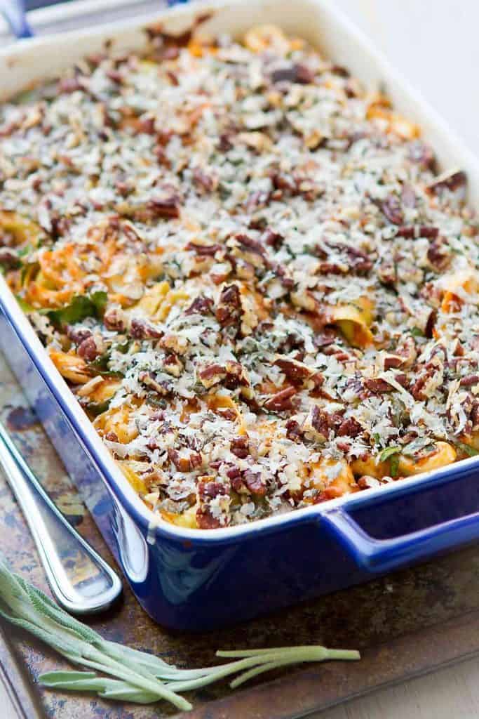 This Baked Tortellini casserole is a fantastic way to use up leftover turkey or chicken. 335 calories and 9 Weight Watchers SmartPoints