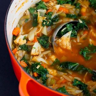 Whole Wheat Orzo, Cauliflower and Kale Soup {Vegan}...A fantastic, hearty soup that's packed with vegetables! 205 calories and 5 Weight Watchers SmartPoints #cleaneating