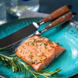 This healthy Broiled Rosemary Honey Salmon takes less than 15 minutes to make, which means that it’s ideal for busy weeknights! 243 calories and 2 Weight Watchers Freestyle SP