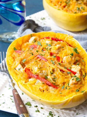 Mix the flavors of a Thai curry sauce with a healthy dinner recipe idea and you get this Thai Chicken Spaghetti Squash. Amazing flavors with in 30 minutes. 409 calories and 4 Weight Watchers Freestyle SP