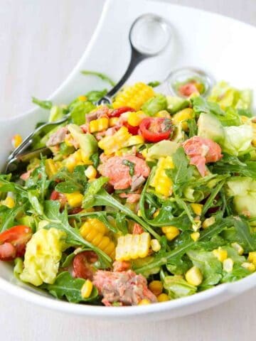 Dinner salads are a fantastic way to fill your plate with veggies and lean protein. This Summertime Salmon Chopped Salad recipe has all of that, plus tons of flavor! 349 calories and 6 Weight Watchers Freestyle SP