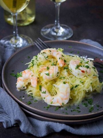 Shrimp scampi takes a low carb turn by replacing the standard dose of pasta with spaghetti squash. 243 calories and 3 Weight Watchers Freestyle SP