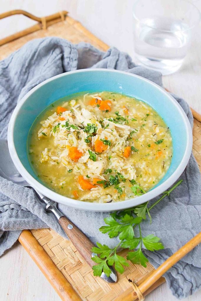 Whip up this Chicken and Rice Soup recipe in your Instant Pot. A quick and easy dinner recipe! 241 calories and 5 Weight Watchers Freestyle SP #weightwatchers #chicken #dinner