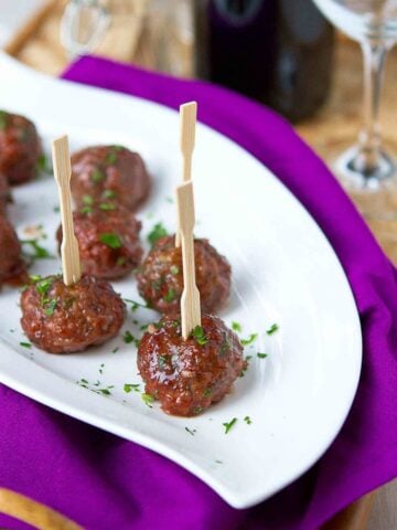 Crockpot meatballs are fantastic for holiday and game day parties. The sweet and slightly spicy blackberry chili sauce adds a ton of flavor to these light meatballs! 115 calories and 3 Weight Watchers Freestyle SP