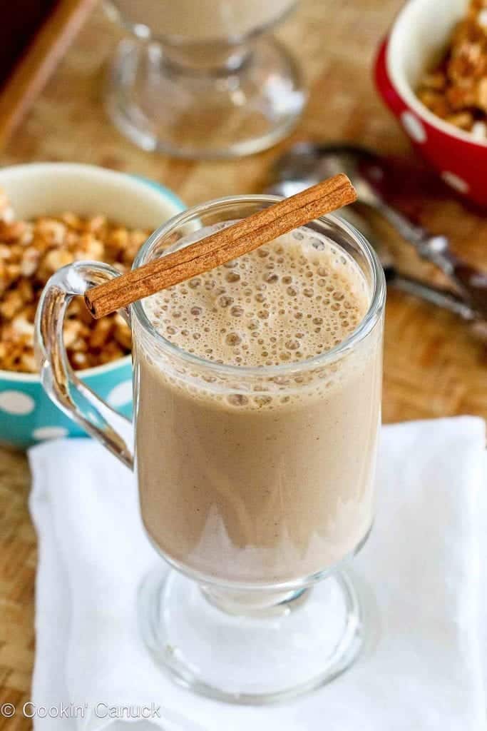 Whip up an easy banana and yogurt smoothie, with a kick of coffee. Protein, fiber and caffeine? Your morning jolt! 126 calories and 4 Weight Watchers Freestyle SP #smoothie #coffee