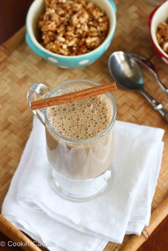 Looking for a morning jolt? This healthy coffee banana smoothie will put some hitch in your giddy-up! 126 calories and 4 Weight Watchers Freestyle SP. #breakfast #smoothierecipes