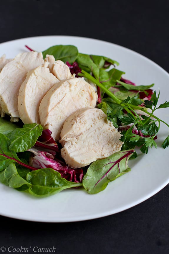 Poaching chicken breasts is a great option for weekly meal prep. It takes minutes and you are rewarded with juicy, tender chicken breasts. 106 calories and 0 Weight Watchers Freestyle SP #poach #chickenrecipes