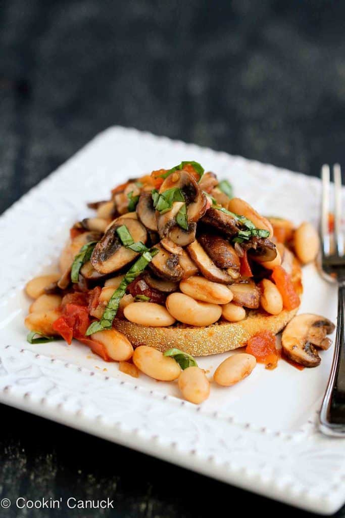 Whip up this flavorful Mushroom, Tomato and Basil Ragout Recipe, and ladle it over a toasted English muffin for a healthy and easy vegan meal. 246 calories and 4 Weight Watchers Freestyle SP #vegan #weightwatchers