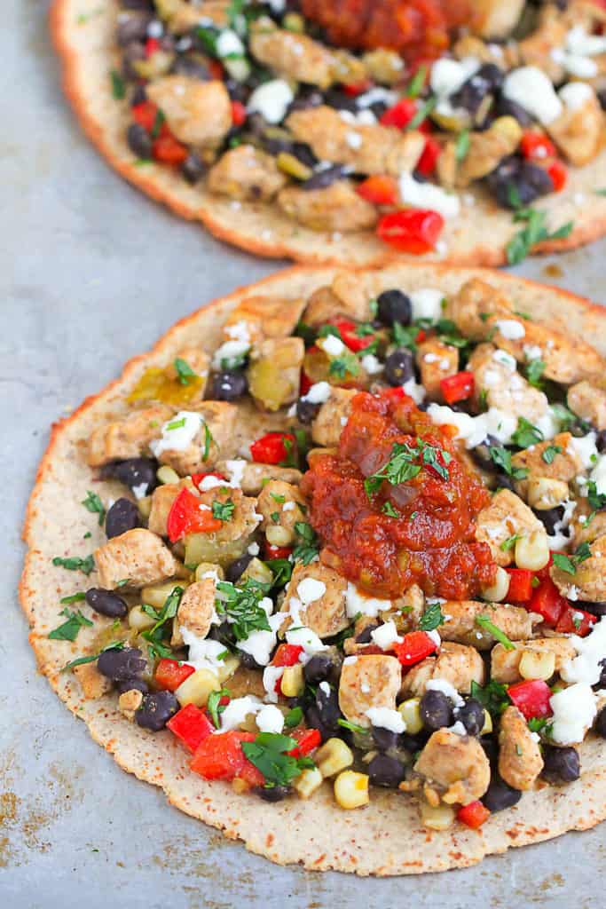 Easy lunch or dinner recipe! These Skinny Chicken & Black Bean Tostadas are a breeze are always popular in our house. 266 calories and 4 Weight Watchers Freestyle SP #tostadas #weightwatchers