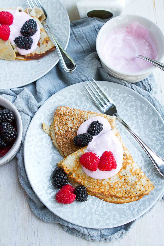 Not only are these gluten free crepes, but they are completely flourless. Just 2 ingredients for these easy dessert or breakfast crepes. 76 calories and 0 Weight Watchers Freestyle SP #dairyfree #breakfast #brunch