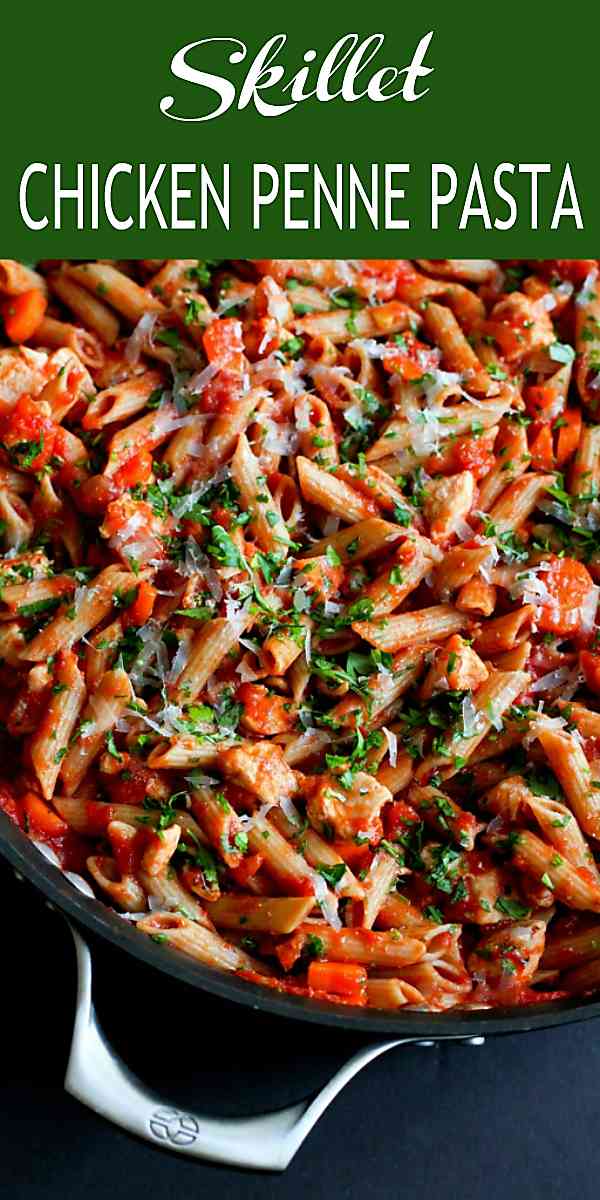 Everyone needs an easy chicken pasta recipe in their dinnertime arsenal! This one stars an easy, homemade tomato sauce. 240 calories and 4 Weight Watchers Freestyle SP #30minutemeal #myfitnesspal #healthyeating