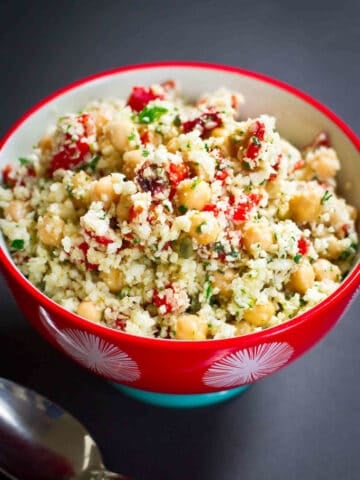 Have you ever tried a grated cauliflower salad? No cooking required! Serve this as a vegan dinner or a side dish. 270 calories and 3 Weight Watchers SP for entree portion. #cauliflower #cleaneating #weightwatchers #veganrecipes