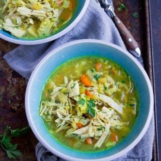 Turkey mulligatawny soup is a great way to use up turkey leftovers. Substitute rotisserie chicken if you don't have turkey. Tons of flavor in this dairy-free version! 238 calories and 2 Weight Watchers SP #souprecipes #thanksgiving #weightwatchers