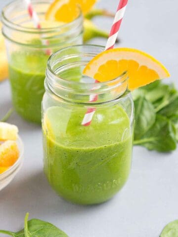My all-time favorite smoothie! This Pineapple Spinach Smoothie is naturally sweet and is perfect for a grab-and-go breakfast or afternoon snack. 150 calories and 7 Weight Watchers SP | Healthy | Recipes | Benefits | Detox | Vegan | Without Yogurt | No Milk | Dairy Free | Plant Based | Mango | Orange | Banana #plantbased #vegansmoothies #dairyfreesmoothies #dairyfree #greensmoothie #pineapplesmoothie #weightwatchers
