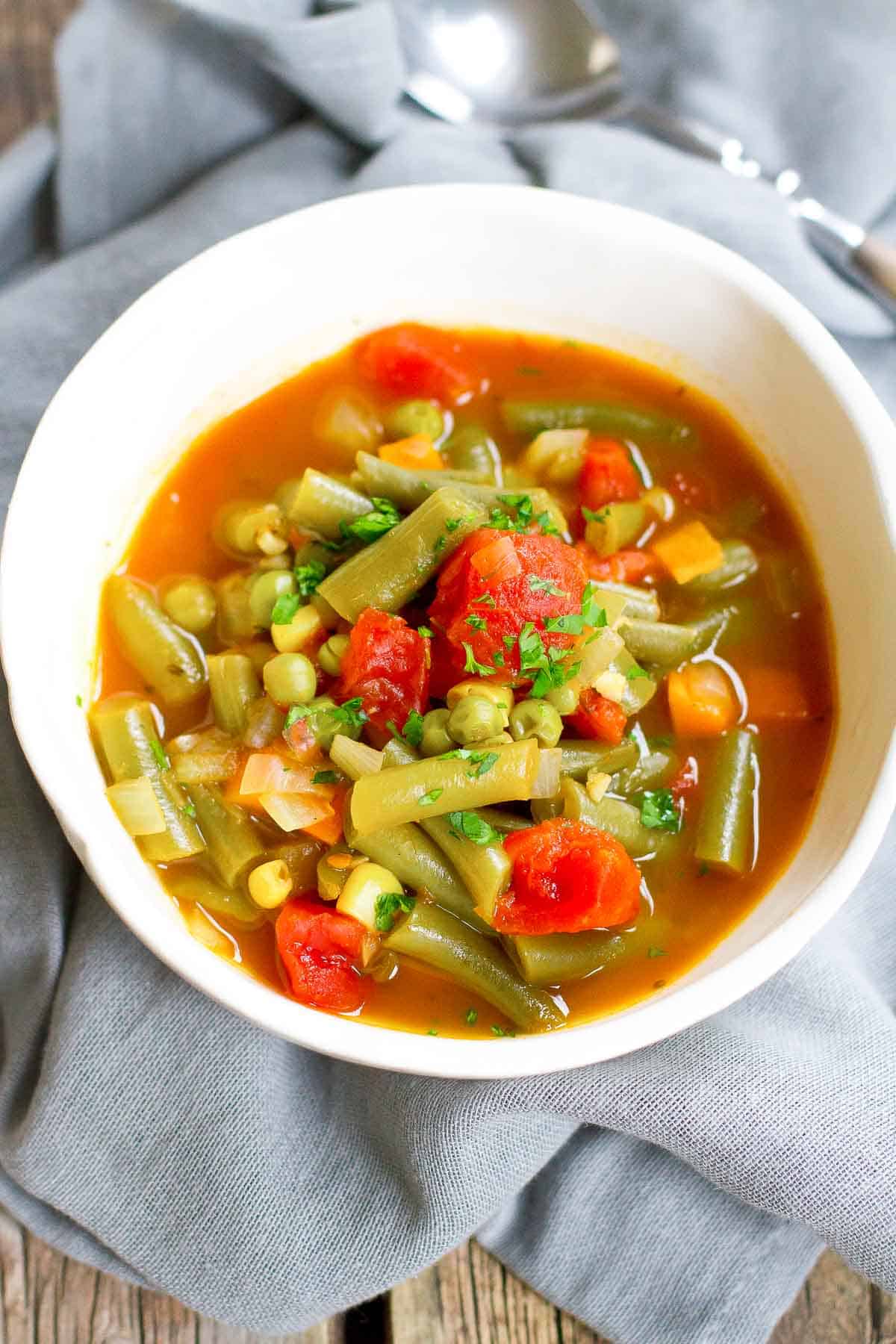 When you need an easy, light lunch, this Instant Pot Vegetable Soup works perfectly! Stovetop instructions also included. | Pressure cooker | Instapot | Vegan | Vegetarian | Plant-based